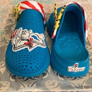 Dr.Seuss Caligear Sketchers Ultra Go 🔵